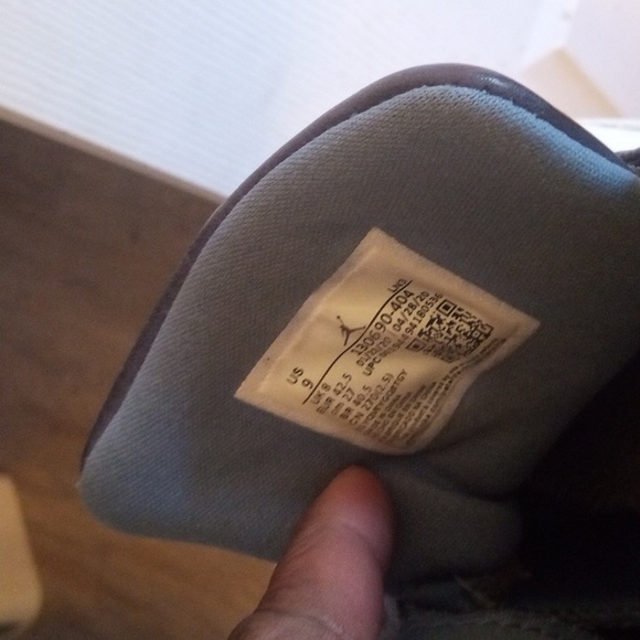 Jordans - Picture 5 of 6